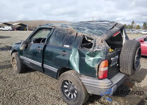 2003 Chevrolet Tracker Hard Top Base z USA, uszkodzony, nr VIN 2CNBJ13C336944724